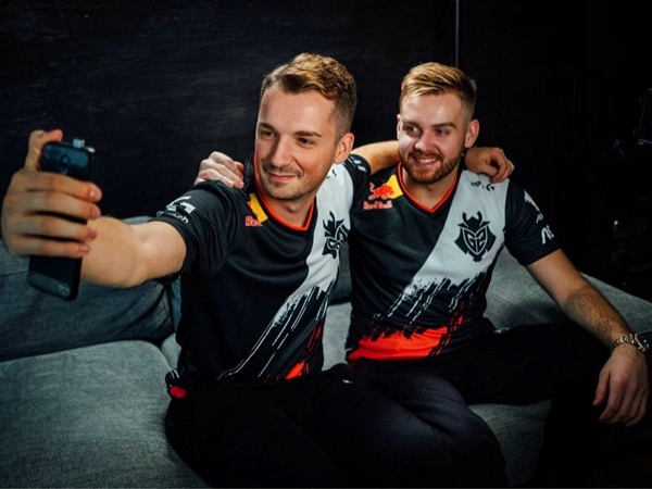 100 Thieves CEO花费$30,000进行箱子开启，获得$3,000刀具