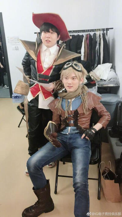 T1 击败 Invictus Gaming 晋级 2025 年全球总决赛小组赛